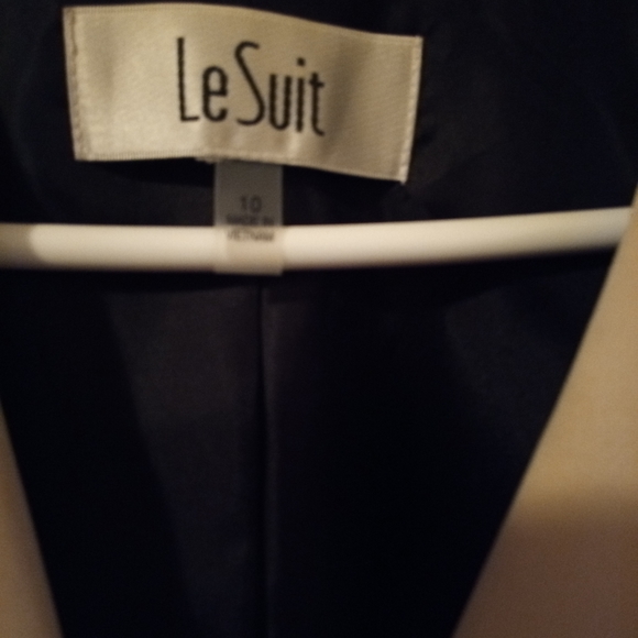 Le suit from Macy's - Picture 3 of 3